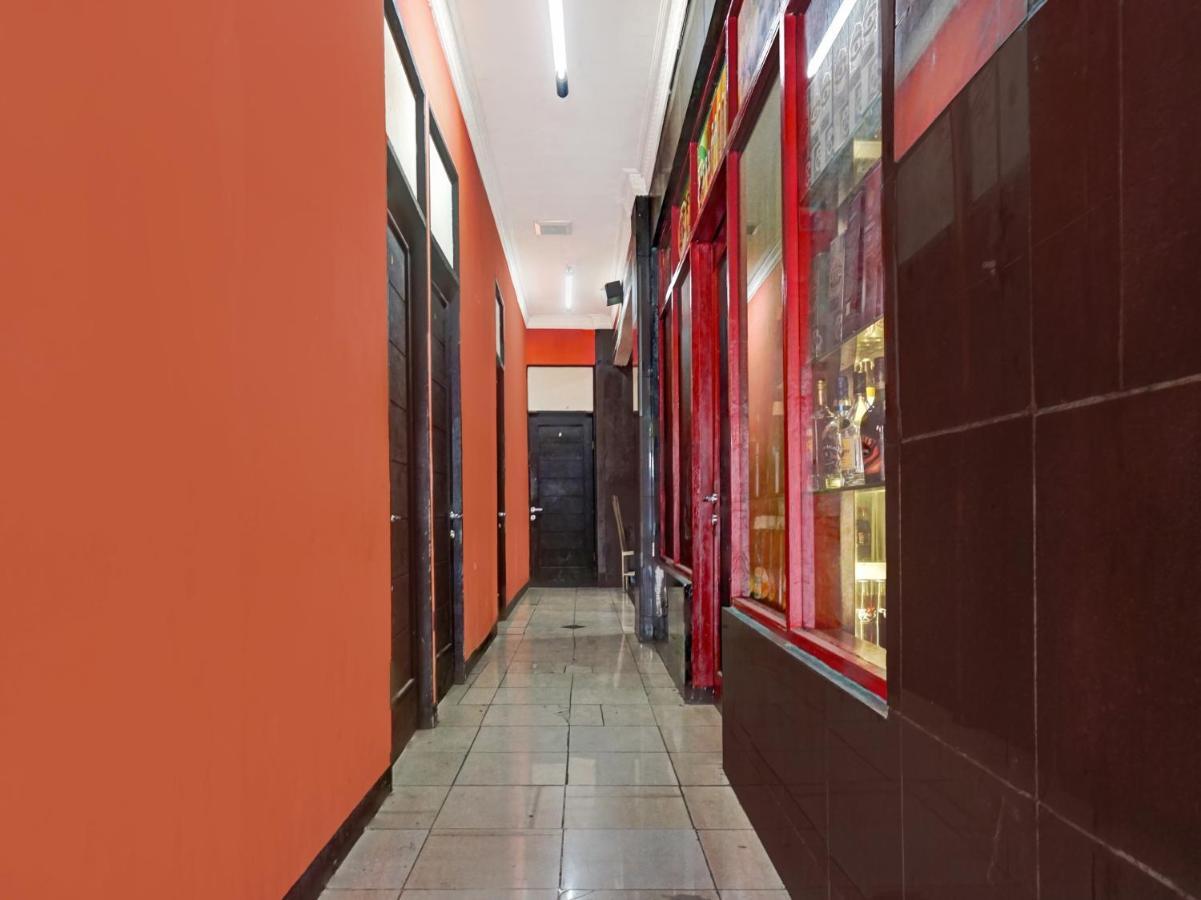 Oyo 90702 Wisma Tobana Kebayoran Mencil Exterior foto